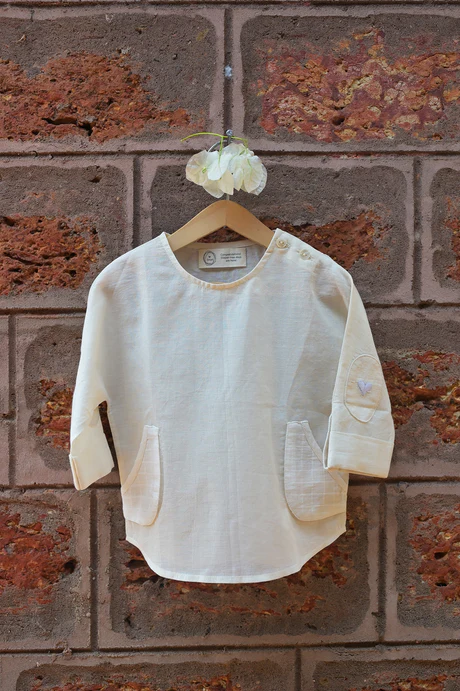 A Pocketful of Clouds’ I Kimono styled unisex shirt in kora