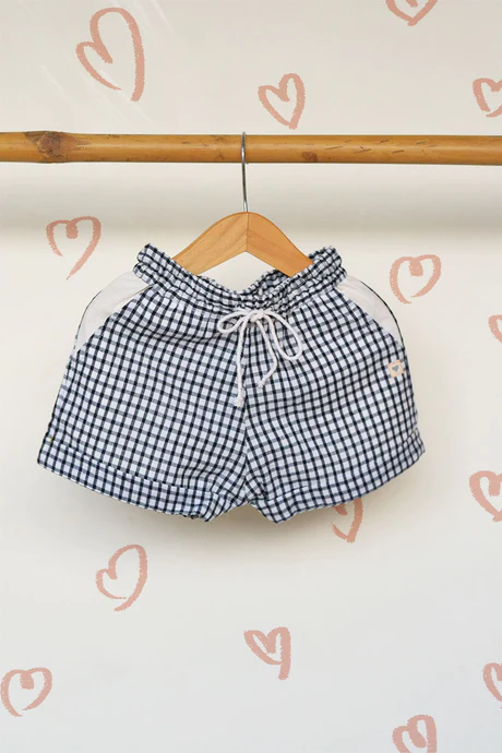 Rain Drops keep falling' unisex shorts in black checks