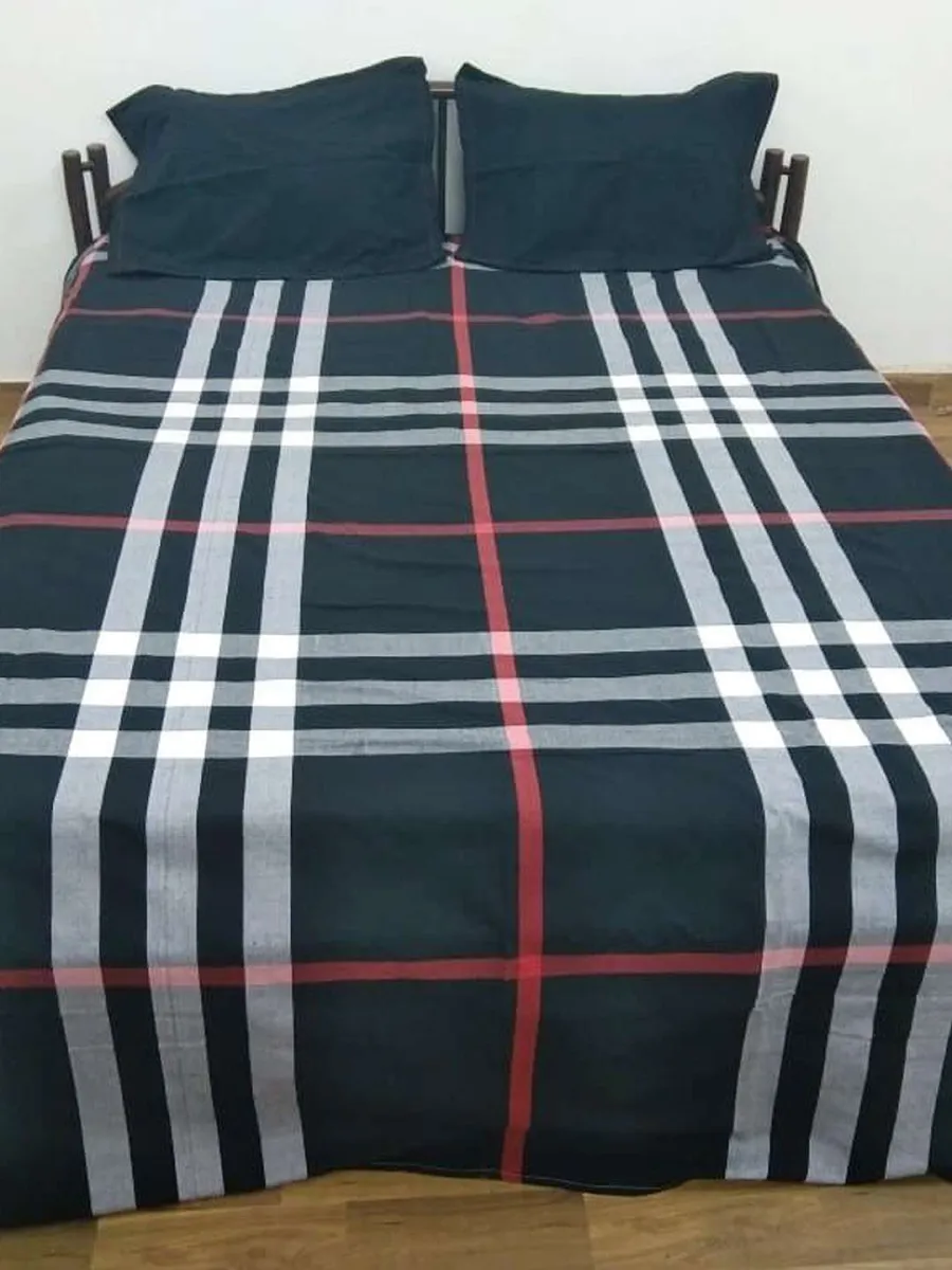 Handwoven cotton double bedsheet with pillow cover - Black, White and Red checks