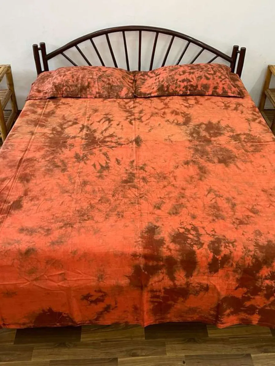 Handwoven Cotton Double Bed Sheet Tie & Dye with Pillow Covers - Orange & Maroon