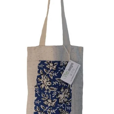 SUSTAINABLE TOTE BAG MADE OF NETTLE FABRIC