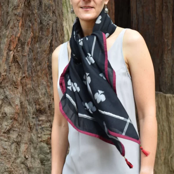 Taash - King of Clubs Scarf - Image 2