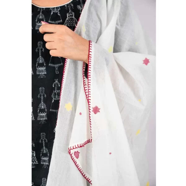 Cotton Jamdani Stole With Hand Embroidery - Image 2