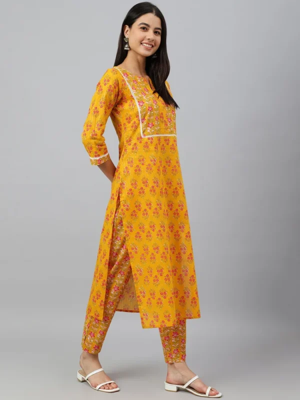 Janasya Women's Mustard Cotton Floral Print Kurta with Pant - Image 3